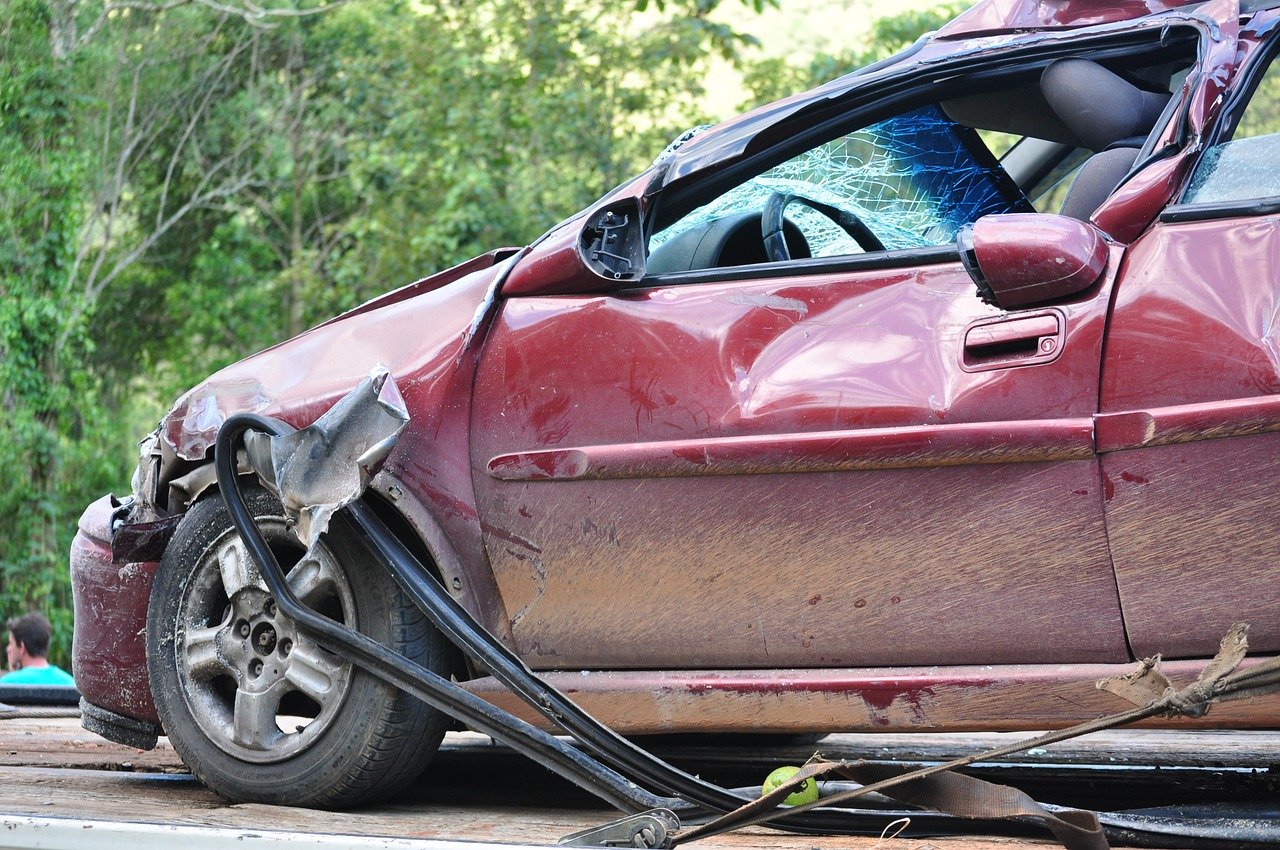 Outdoor dining structure accidents