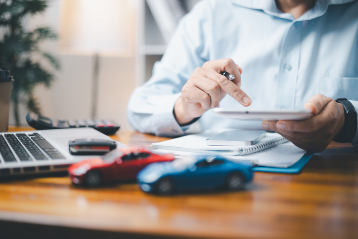 How to Navigate Car Insurance Claims: Expert Advice from Lawyers